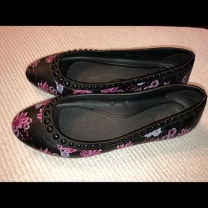 CROCS iconic comfort flat